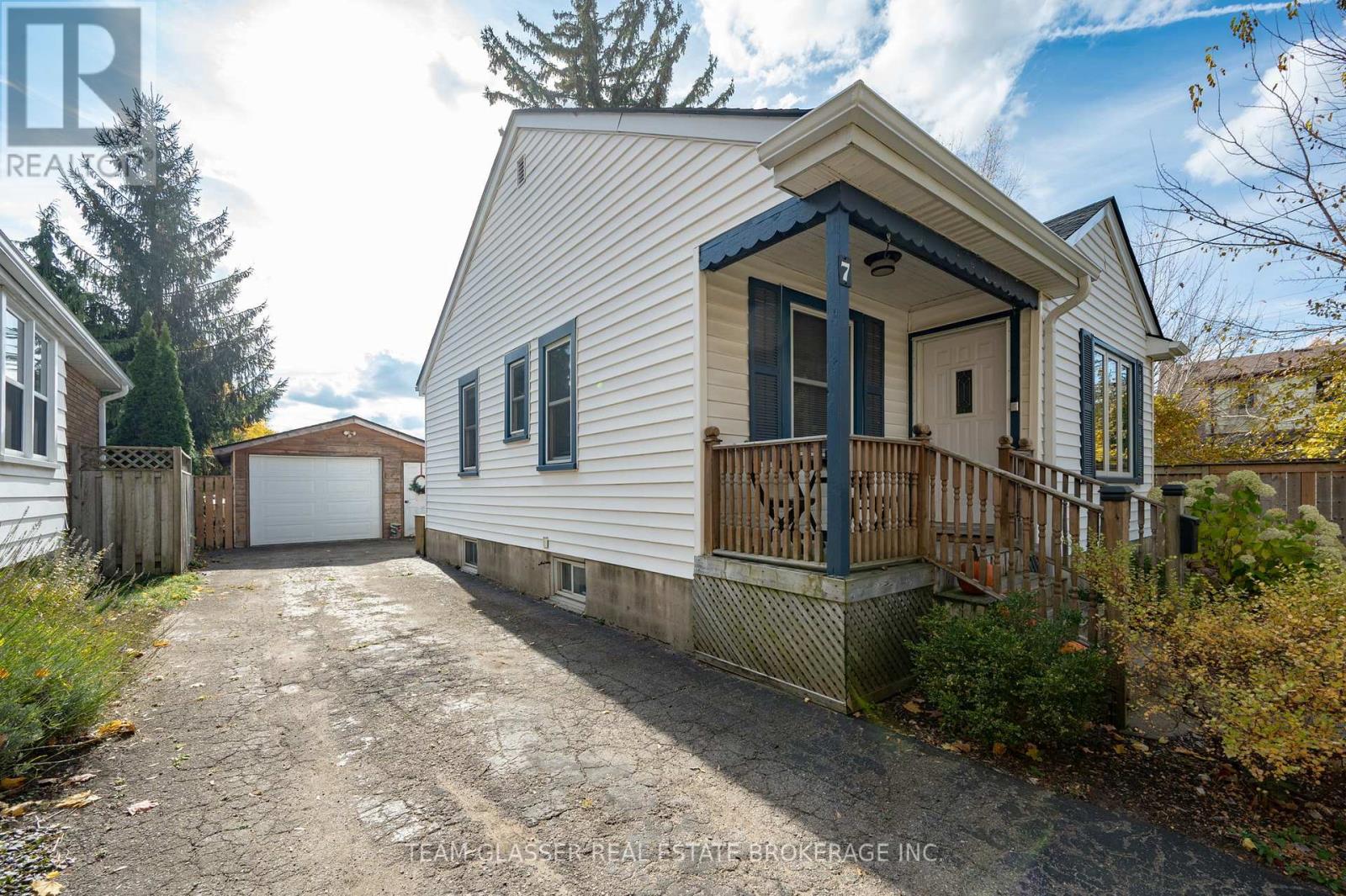 Photo 12 of 26 for 7 Graydon Street