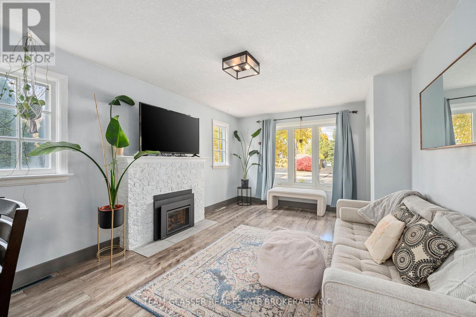 Photo 15 of 26 for 7 Graydon Street