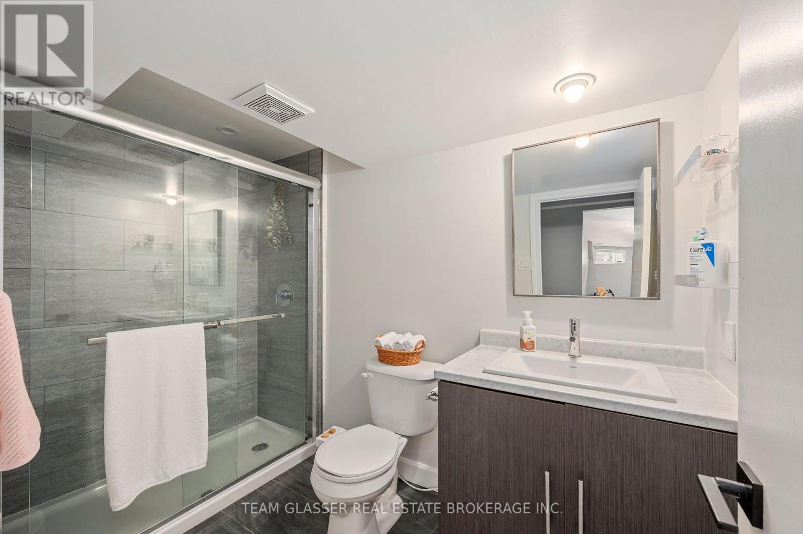 Photo 24 of 26 for 7 Graydon Street