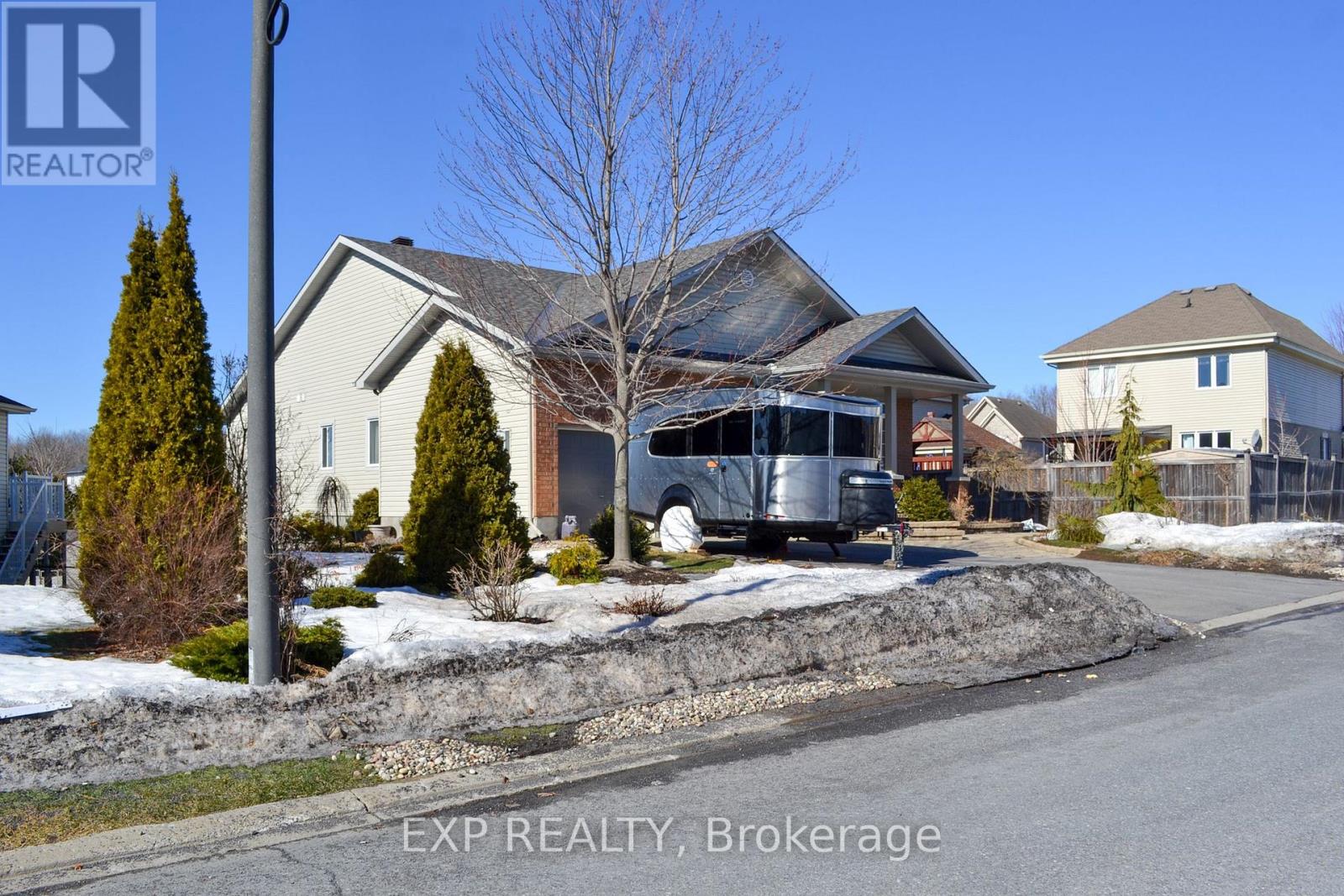 Property at 309 QUARTZ AVENUE image 3