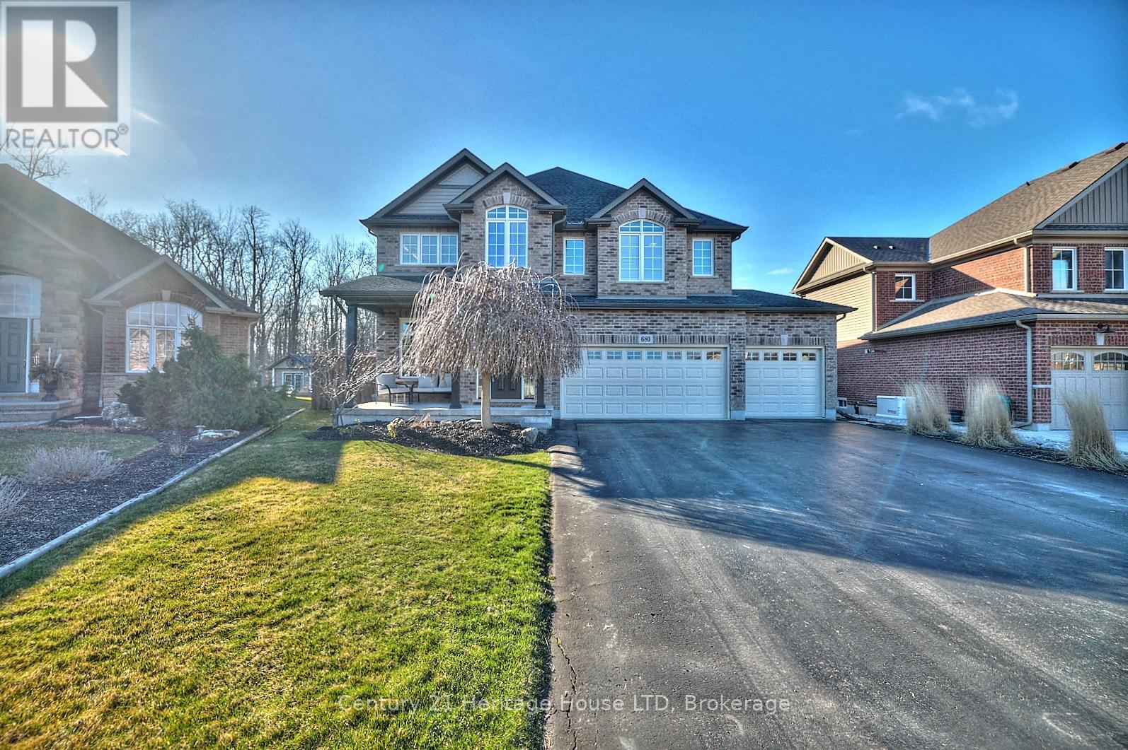 Property at 680 BRIAN STREET image 1