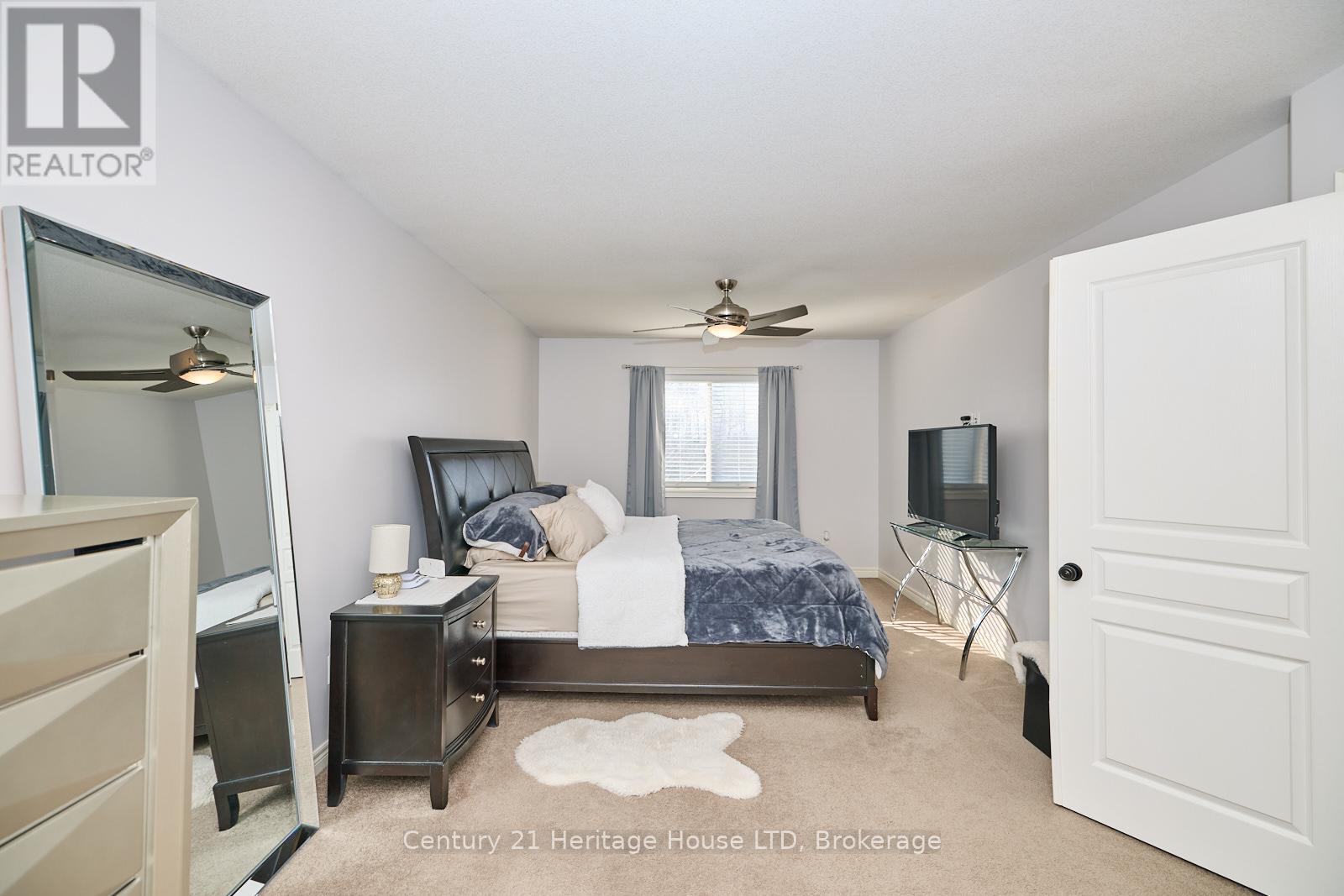 680 Brian Street, Fort Erie (Crescent Park), Ontario  L2A 6W2 - Photo 13 - X12057249