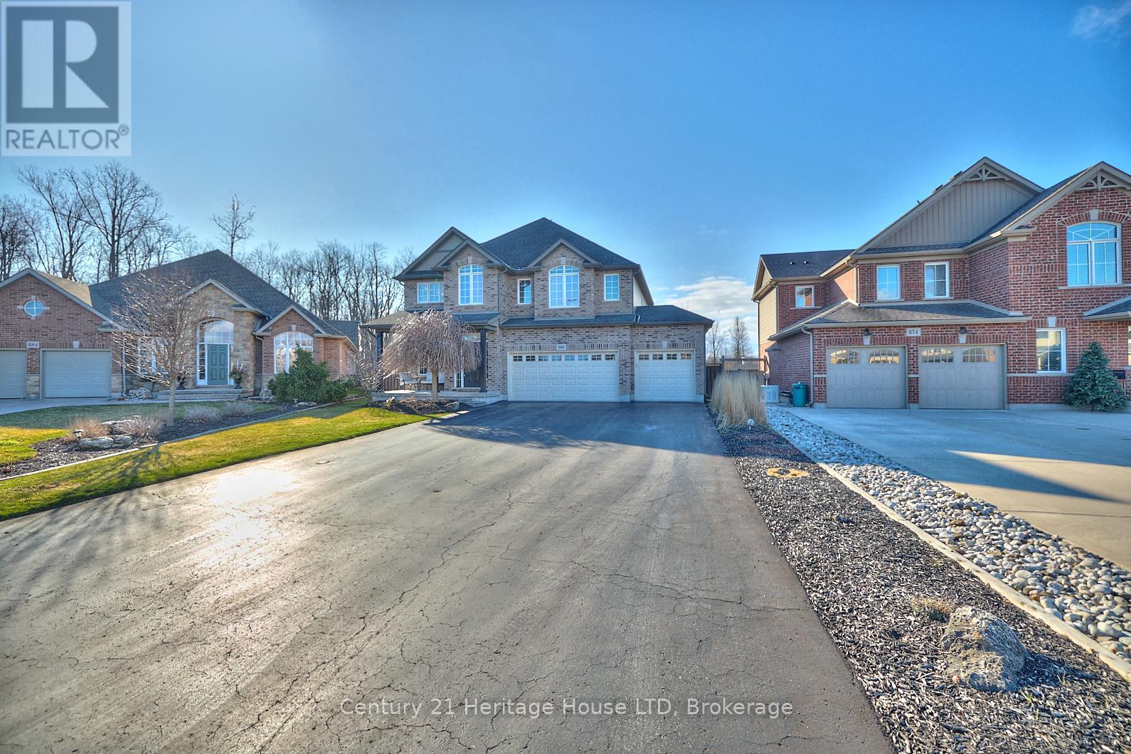 Property at 680 BRIAN STREET image 3
