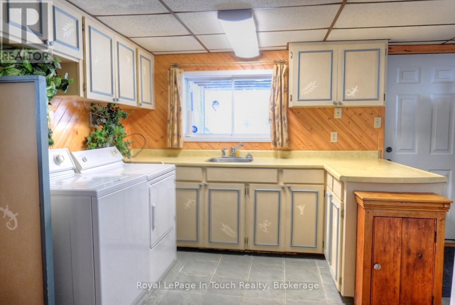 476 Hungry Bay Road E, Georgian Bay, Ontario  L0K 1S0 - Photo 16 - X12057212