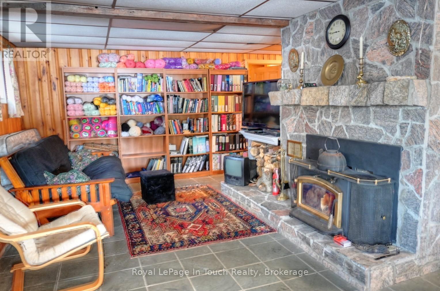 476 Hungry Bay Road E, Georgian Bay, Ontario  L0K 1S0 - Photo 17 - X12057212