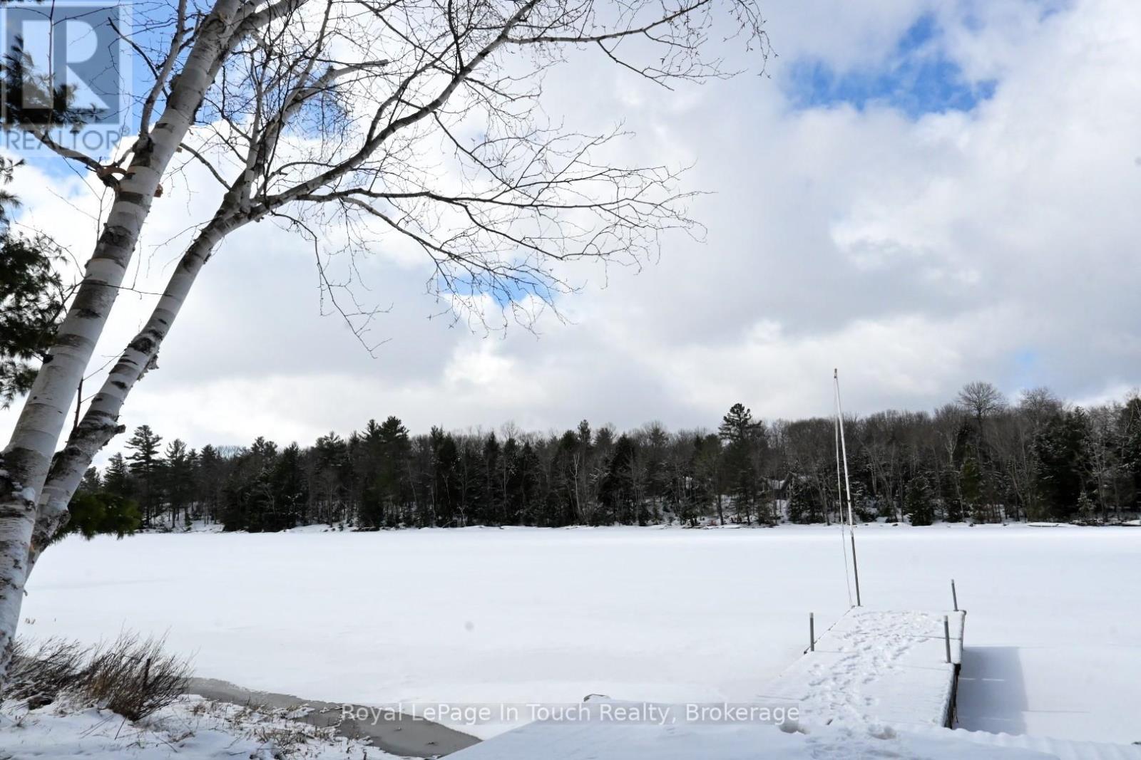 476 Hungry Bay Road E, Georgian Bay, Ontario  L0K 1S0 - Photo 6 - X12057212