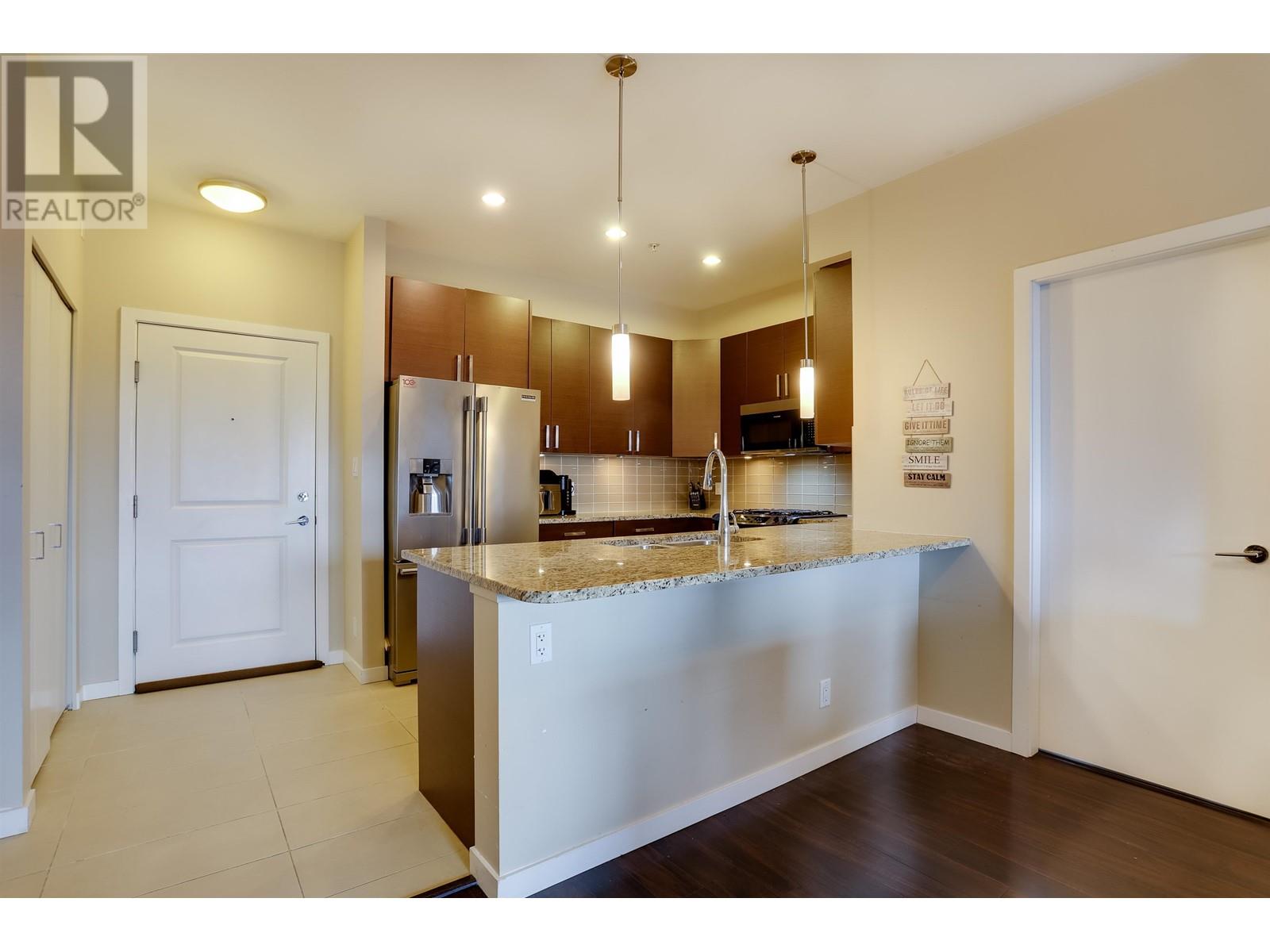 309 288 Hampton Street, New Westminster, British Columbia  V3M 5L9 - Photo 2 - R2974756