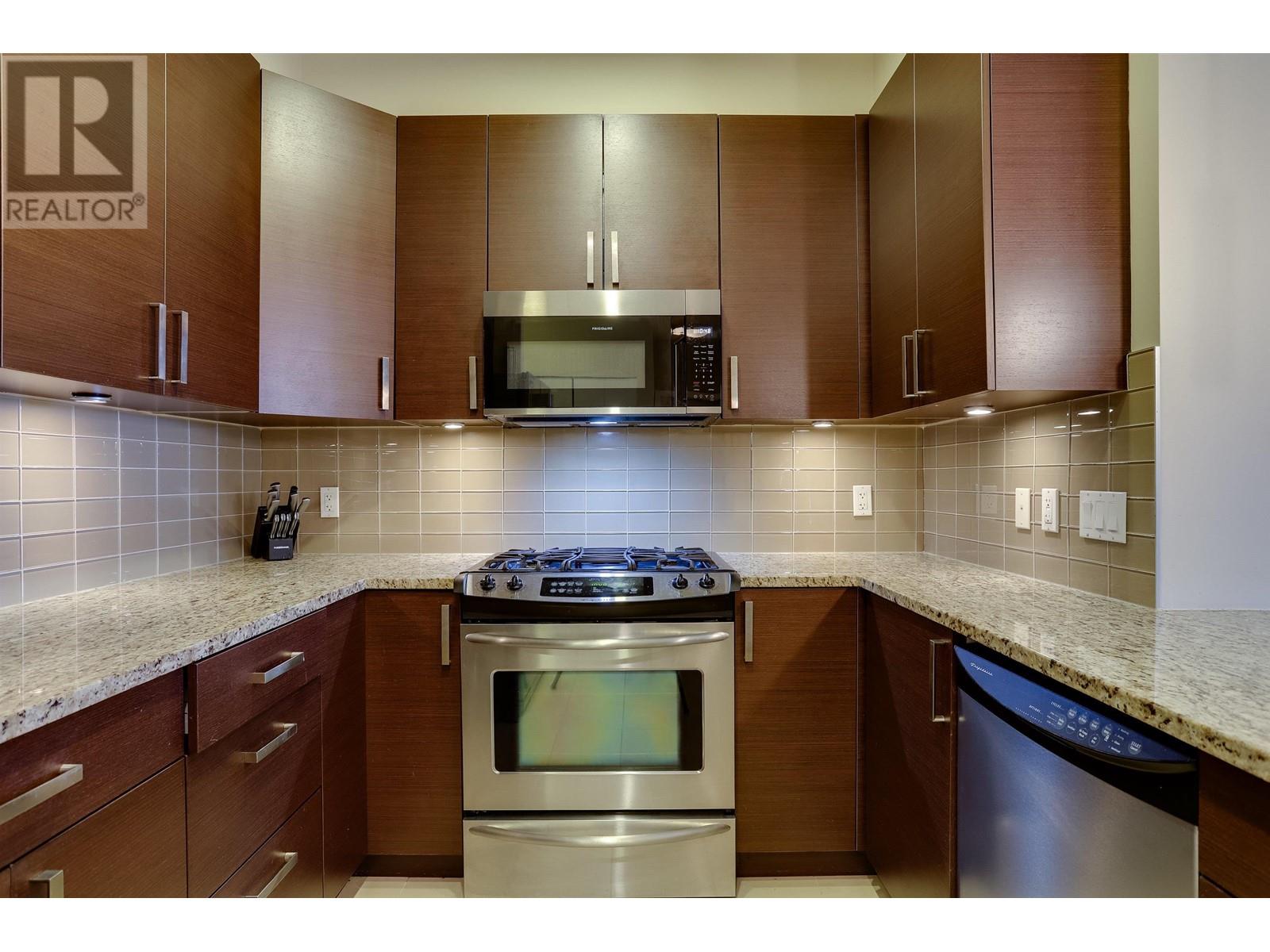 309 288 Hampton Street, New Westminster, British Columbia  V3M 5L9 - Photo 4 - R2974756