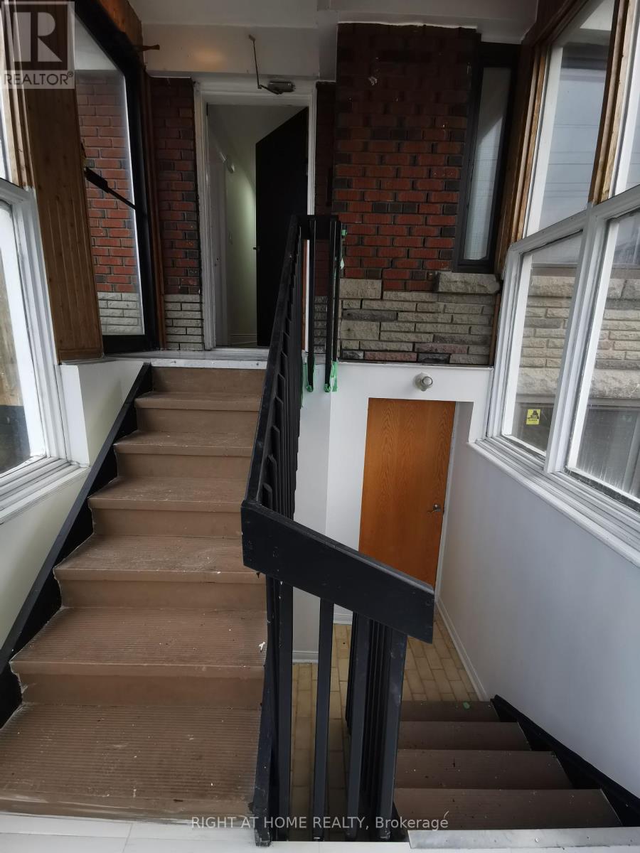 1785 Victoria Pk Avenue, Toronto, Ontario  M1R 1T2 - Photo 3 - E12057138