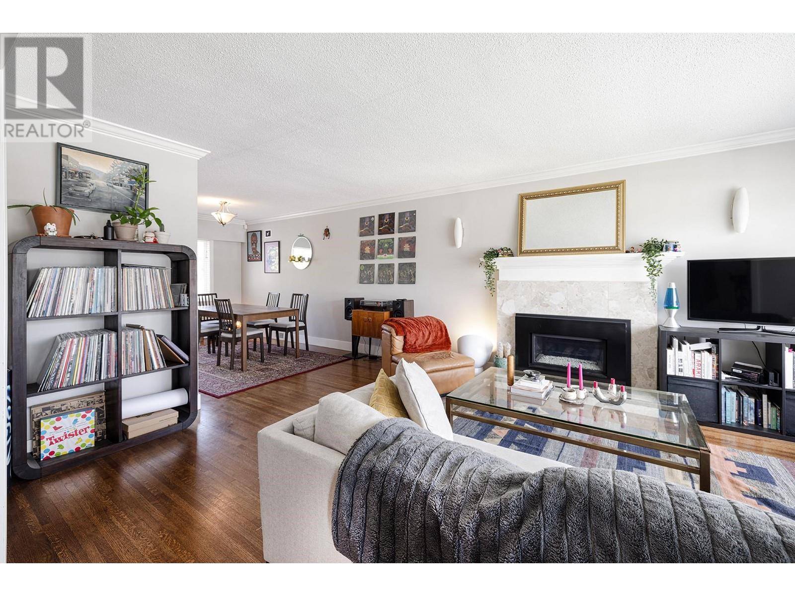 4378 Briarwood Crescent, Burnaby, British Columbia  V5G 2M6 - Photo 4 - R2953405