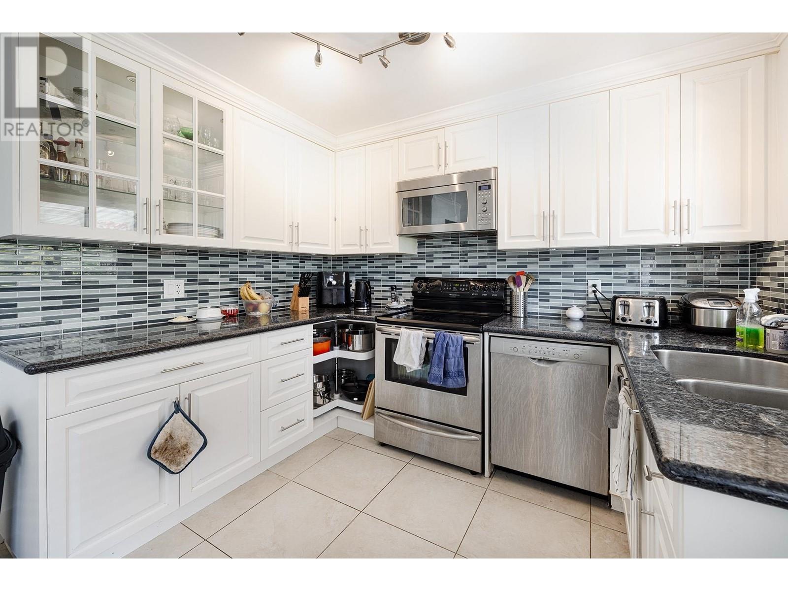 4378 Briarwood Crescent, Burnaby, British Columbia  V5G 2M6 - Photo 11 - R2953405