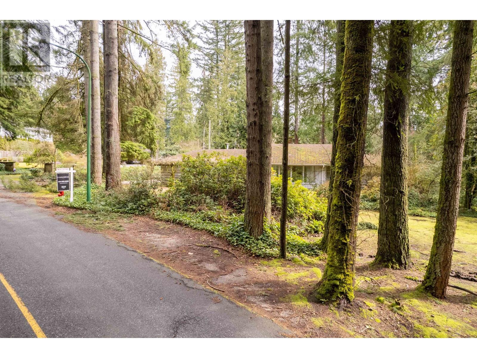 575 Hadden Drive, West Vancouver, British Columbia  V7S 1G8 - Photo 8 - R2971159