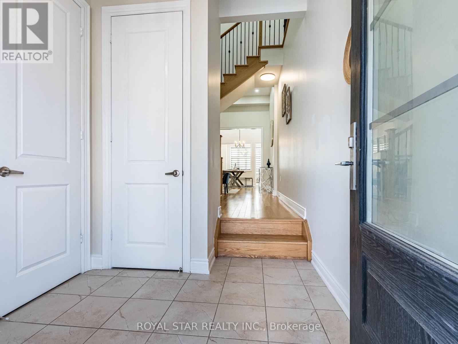 Property at 26 MARVIN AVENUE image 4