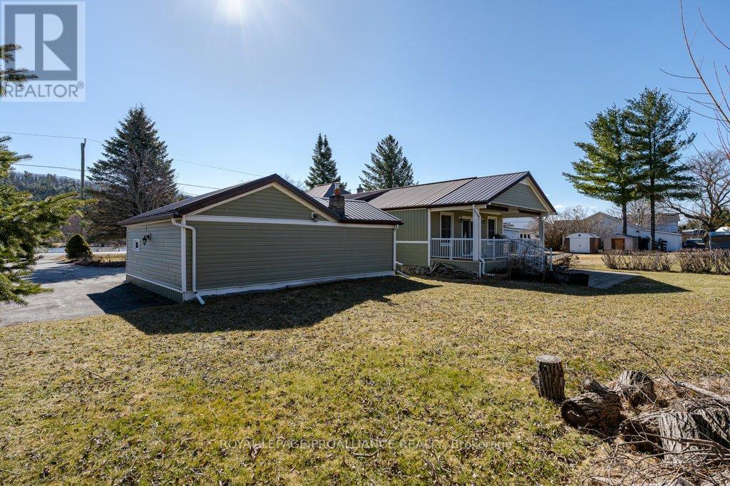 262 South Trent Street, Quinte West, Ontario  K0K 1C0 - Photo 36 - X12057313