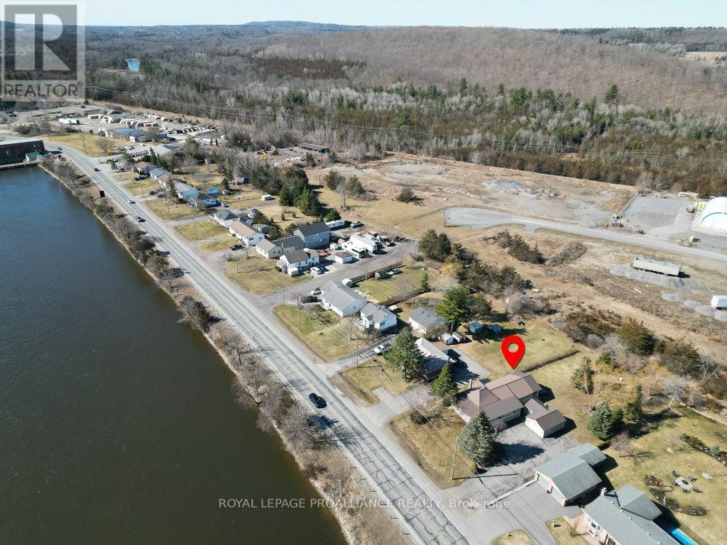 262 South Trent Street, Quinte West, Ontario  K0K 1C0 - Photo 46 - X12057313