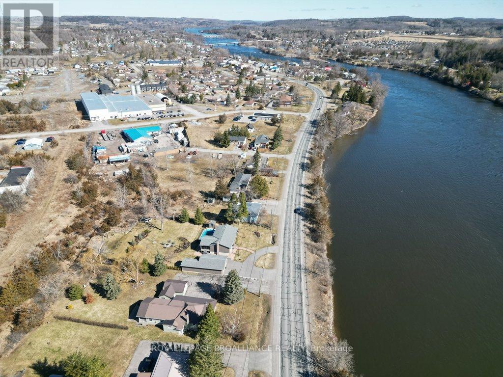 262 South Trent Street, Quinte West, Ontario  K0K 1C0 - Photo 49 - X12057313