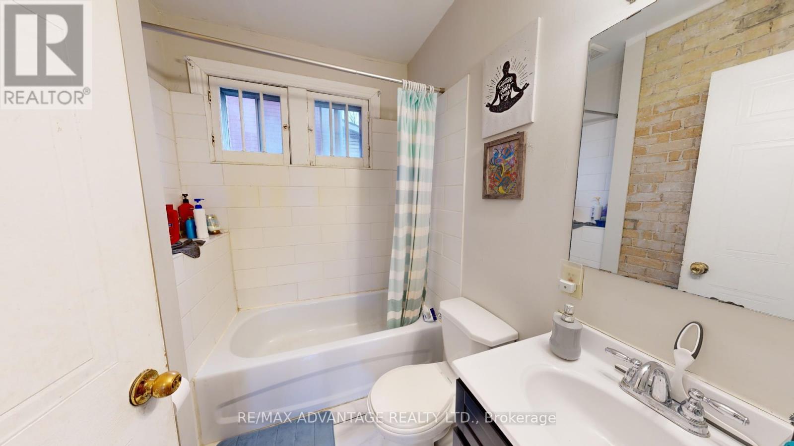 193 Wharncliffe Road N, London North, Ontario  N6H 2B5 - Photo 7 - X12057352