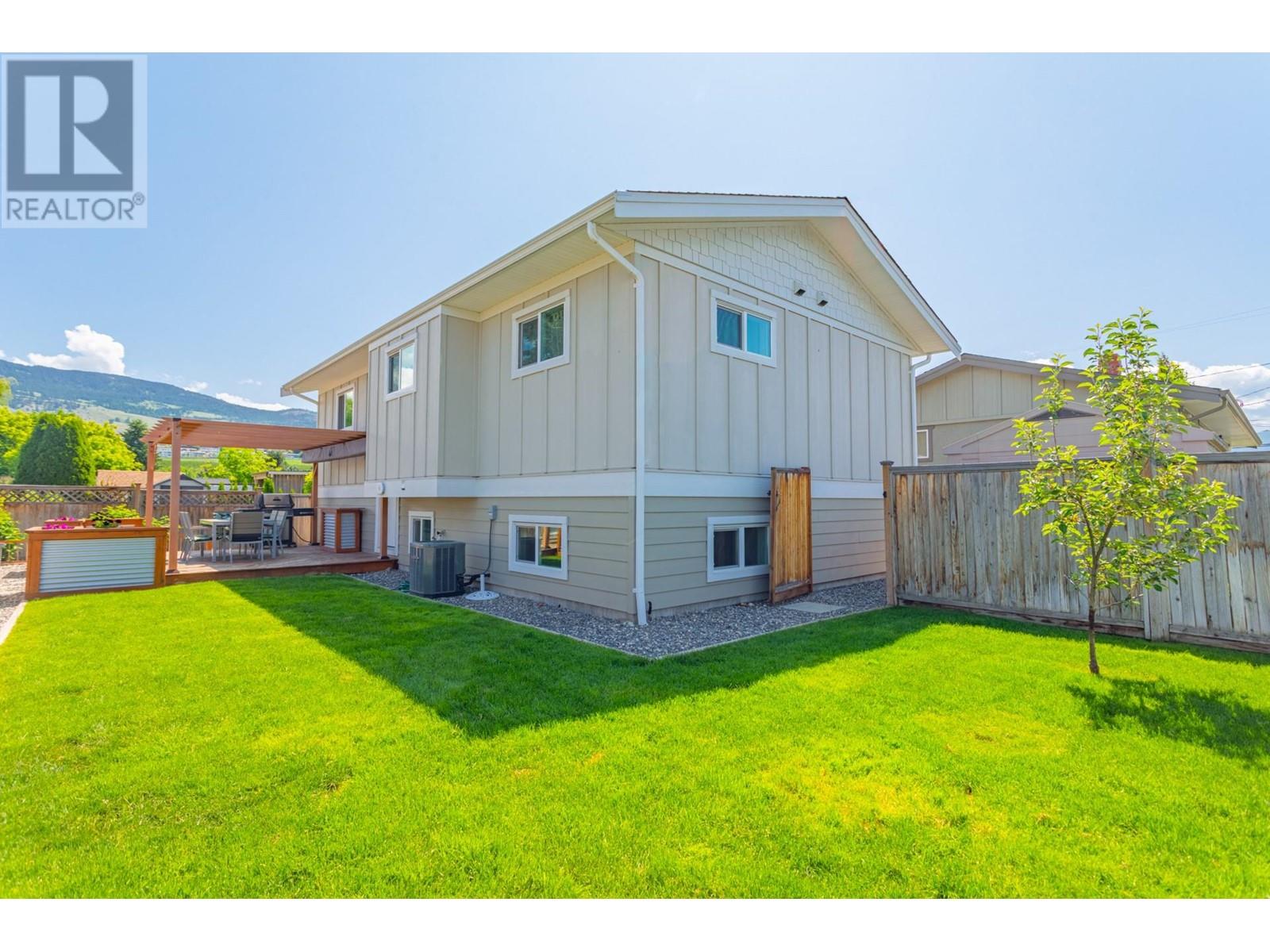 Property at 384 Hardie Road image 2
