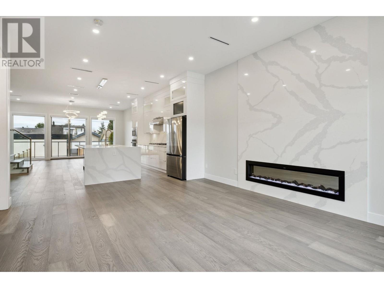 325 E 17th Street, North Vancouver, British Columbia  V7L 2W1 - Photo 10 - R2985166