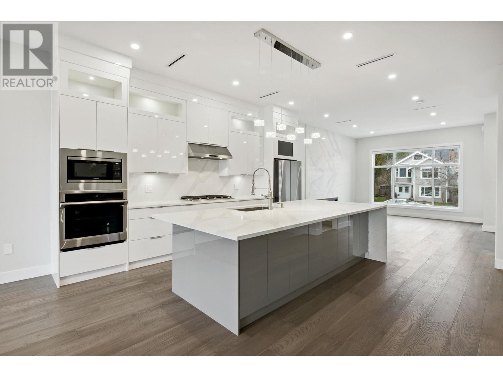 325 E 17th Street, North Vancouver, British Columbia  V7L 2W1 - Photo 14 - R2985166