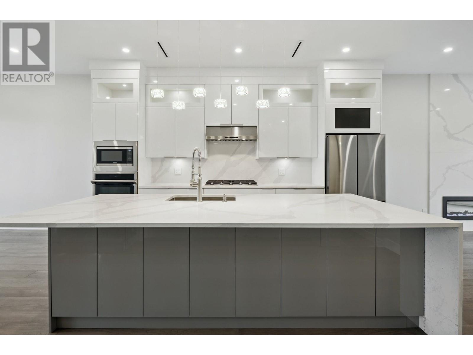 325 E 17th Street, North Vancouver, British Columbia  V7L 2W1 - Photo 15 - R2985166