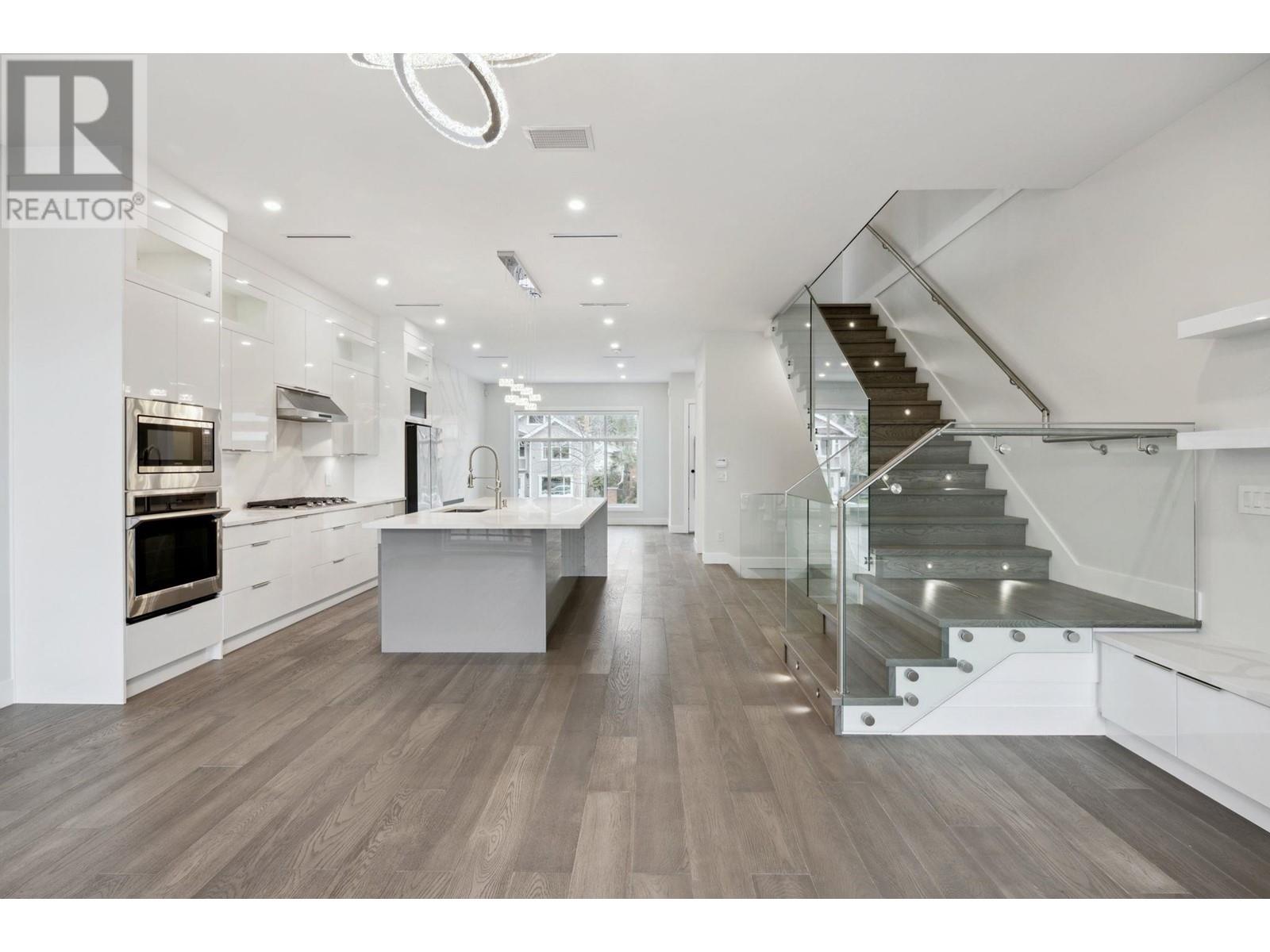 325 E 17th Street, North Vancouver, British Columbia  V7L 2W1 - Photo 18 - R2985166