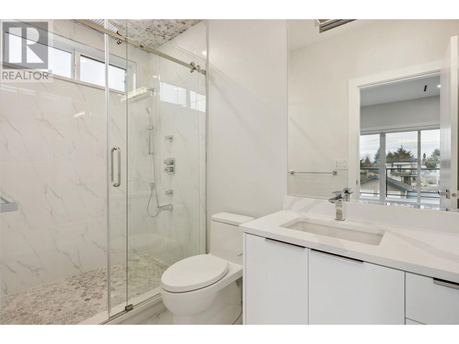 325 E 17th Street, North Vancouver, British Columbia  V7L 2W1 - Photo 28 - R2985166