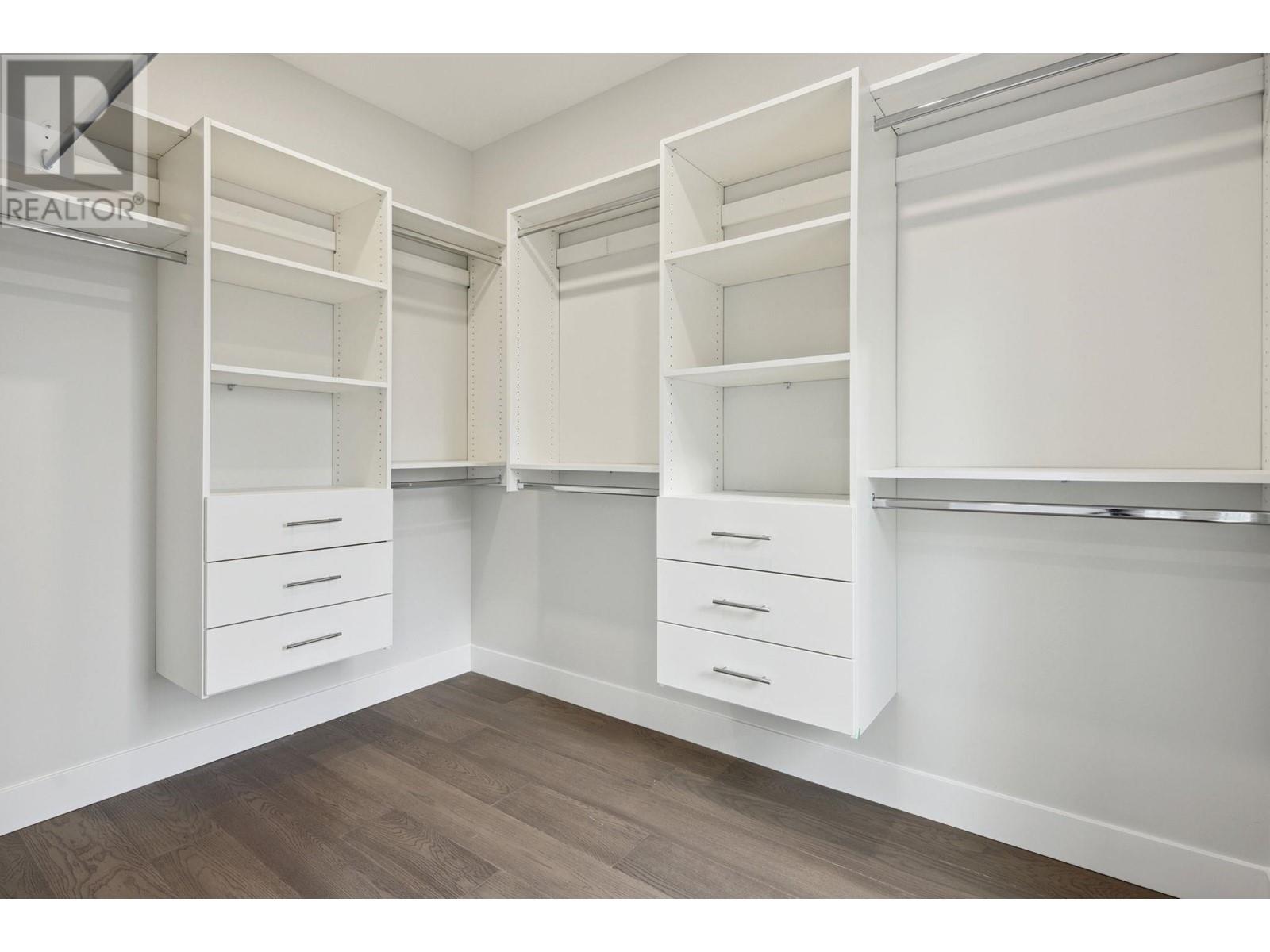 325 E 17th Street, North Vancouver, British Columbia  V7L 2W1 - Photo 29 - R2985166