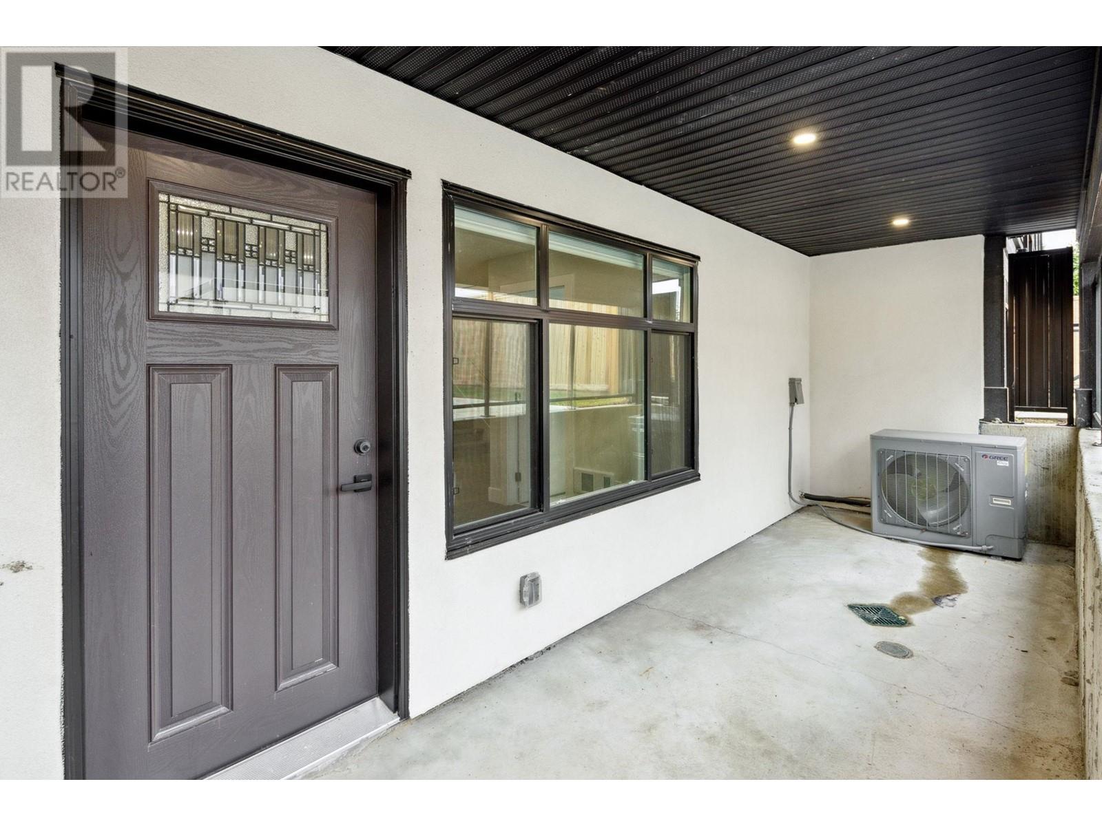 325 E 17th Street, North Vancouver, British Columbia  V7L 2W1 - Photo 36 - R2985166