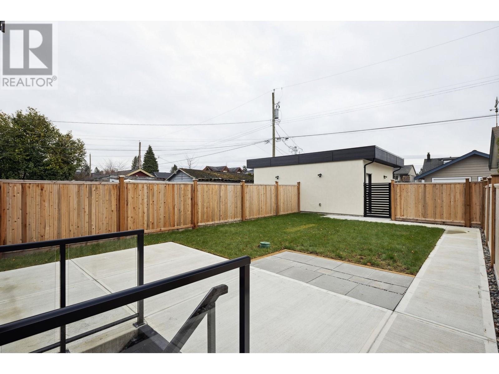 325 E 17th Street, North Vancouver, British Columbia  V7L 2W1 - Photo 37 - R2985166