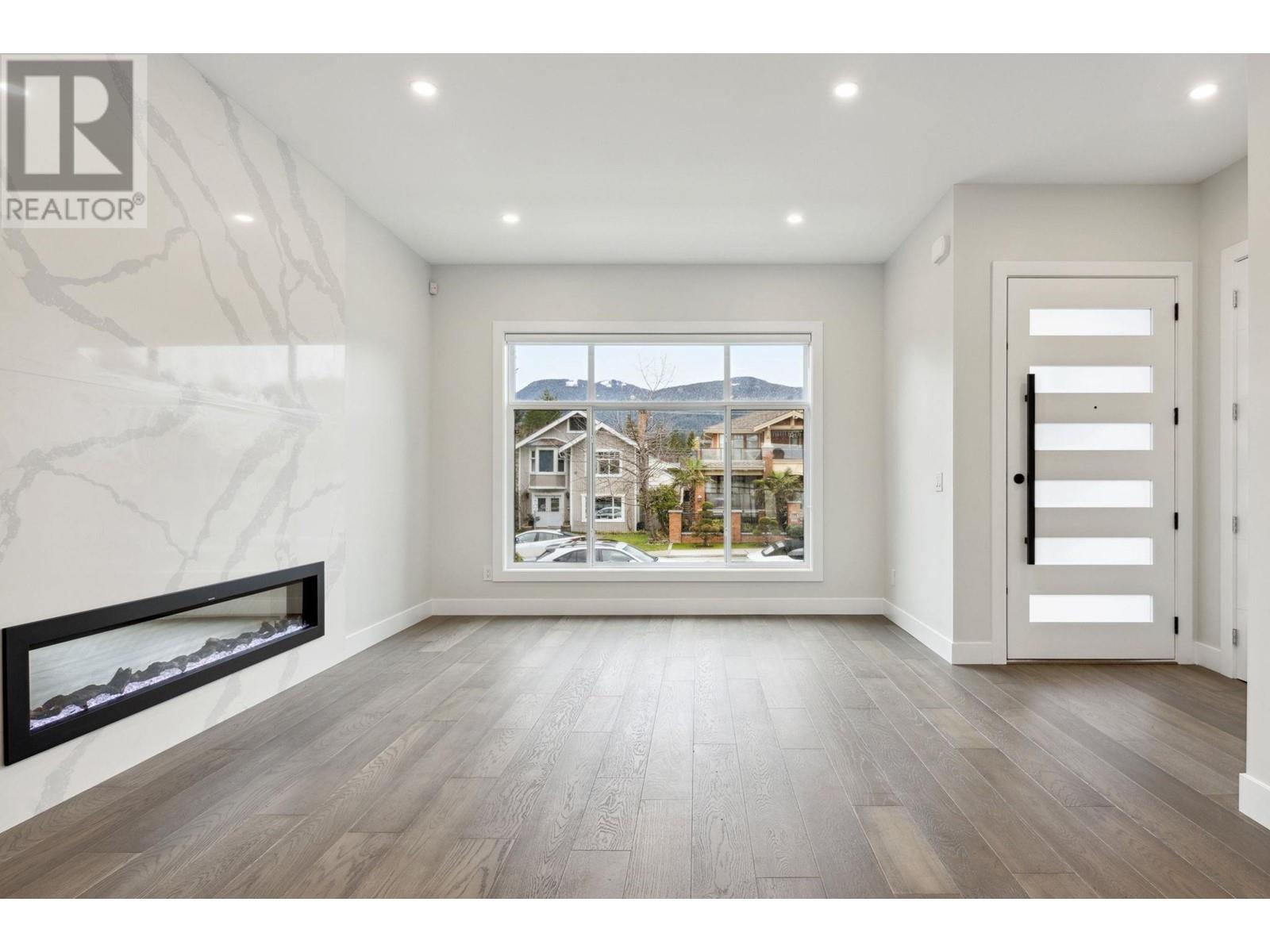 325 E 17th Street, North Vancouver, British Columbia  V7L 2W1 - Photo 5 - R2985166