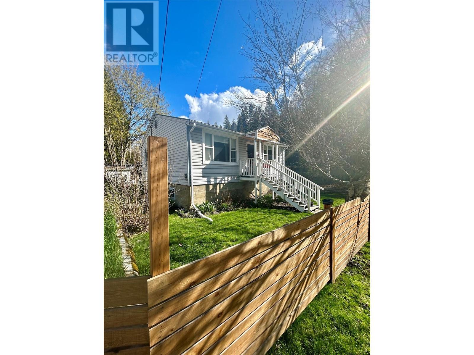 416 Fowler Street, Riondel, British Columbia  V0B 2B0 - Photo 20 - 10341579