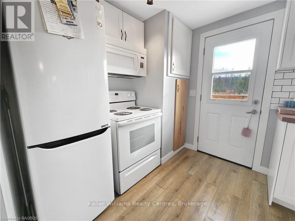 502212 Grey Road 1, Georgian Bluffs, Ontario  N0H 2T0 - Photo 20 - X12057316