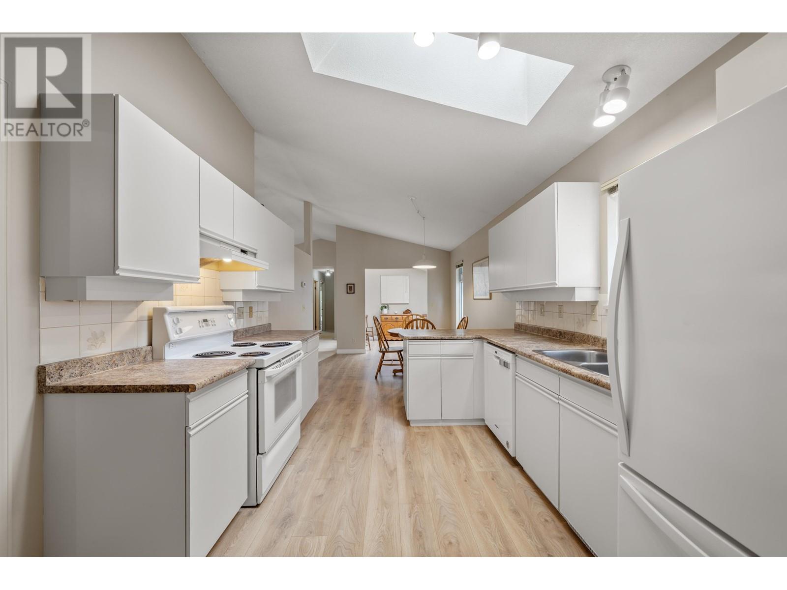 43 2865 Glen Drive, Coquitlam, British Columbia  V3B 6W4 - Photo 12 - R2985145