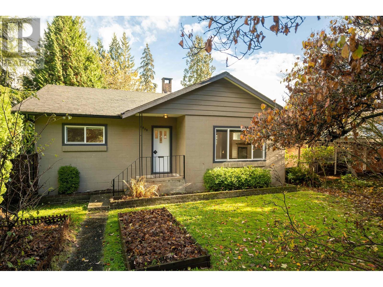 1858 DEEP COVE ROAD, north vancouver, British Columbia