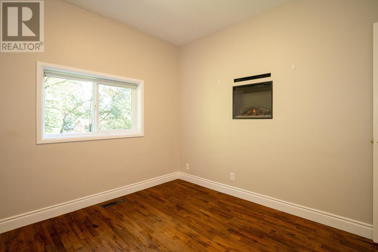 1858 Deep Cove Road, North Vancouver, British Columbia  V7G 1S6 - Photo 14 - R2985151