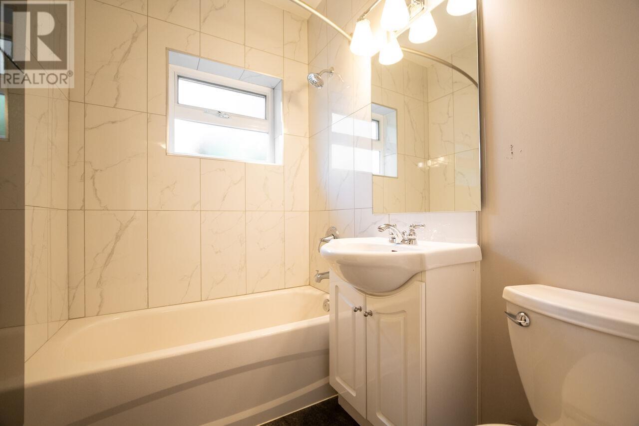 1858 Deep Cove Road, North Vancouver, British Columbia  V7G 1S6 - Photo 15 - R2985151