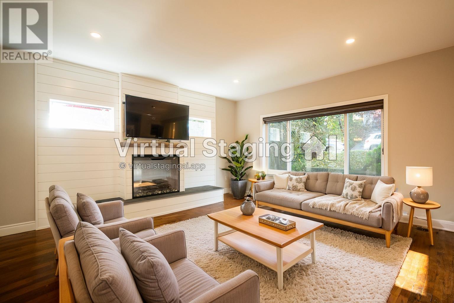 1858 Deep Cove Road, North Vancouver, British Columbia  V7G 1S6 - Photo 3 - R2985151
