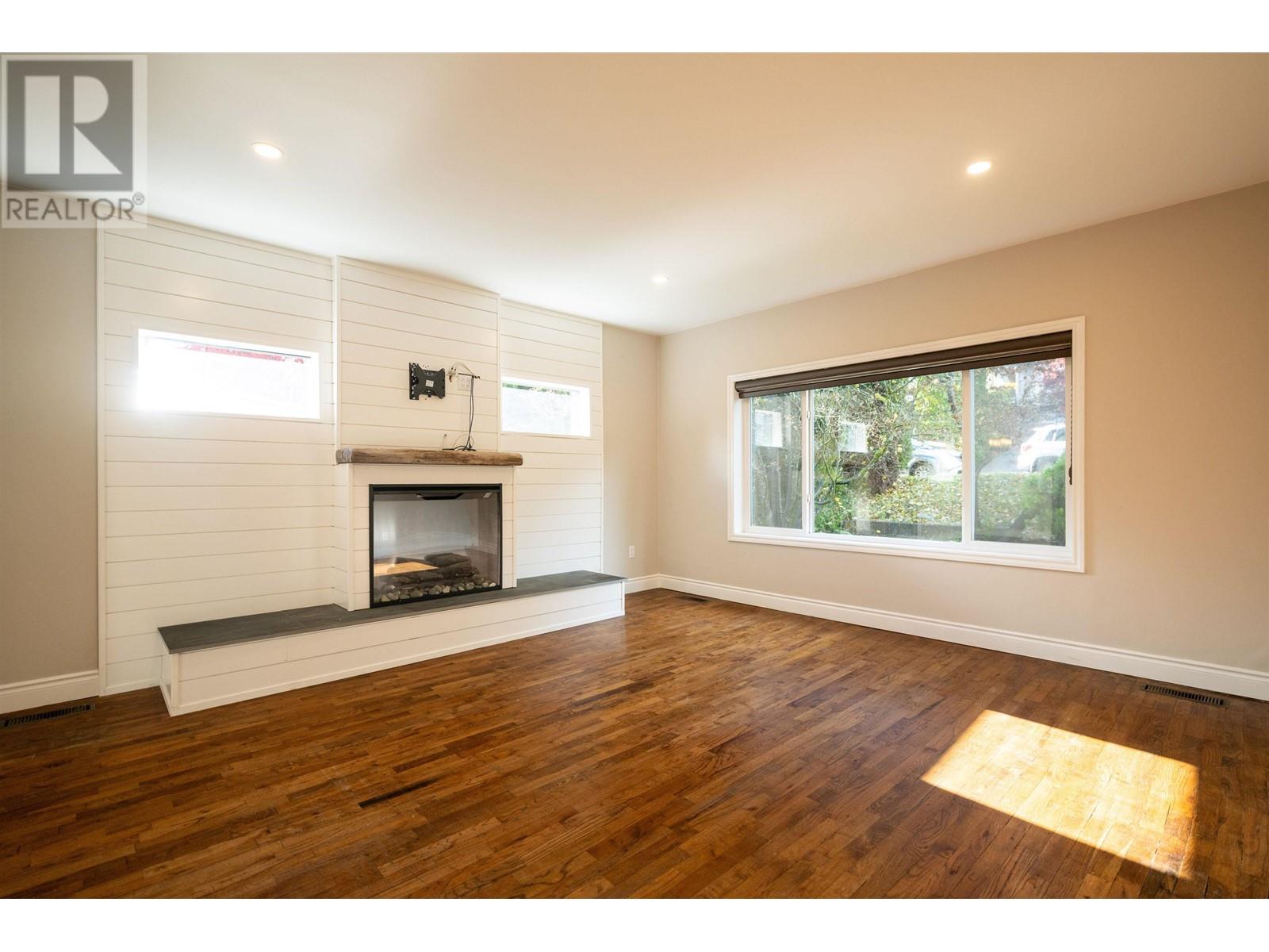 1858 Deep Cove Road, North Vancouver, British Columbia  V7G 1S6 - Photo 4 - R2985151