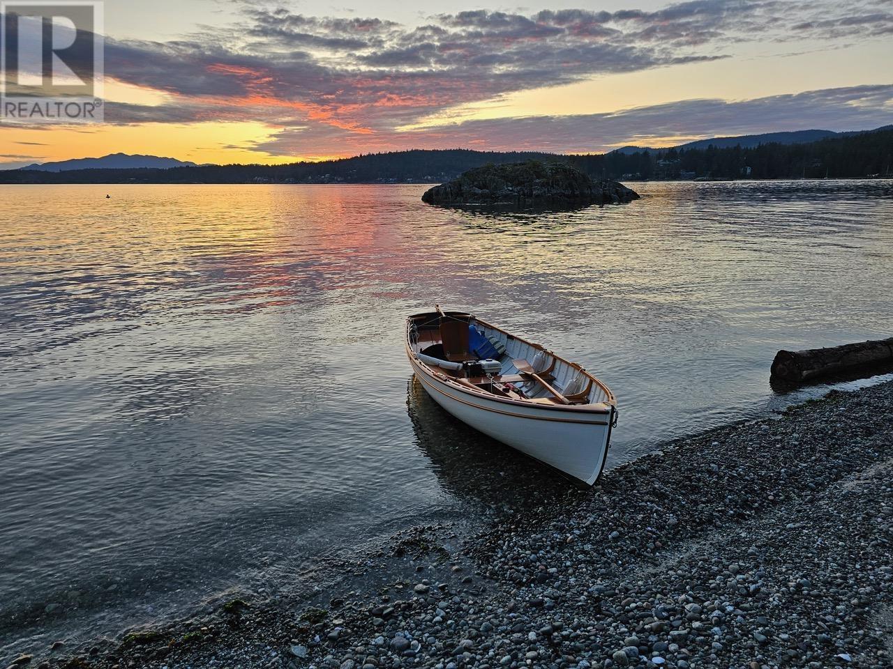 6035 Silverstone Lane, Sechelt, British Columbia  V7Z 0T8 - Photo 13 - R2985161