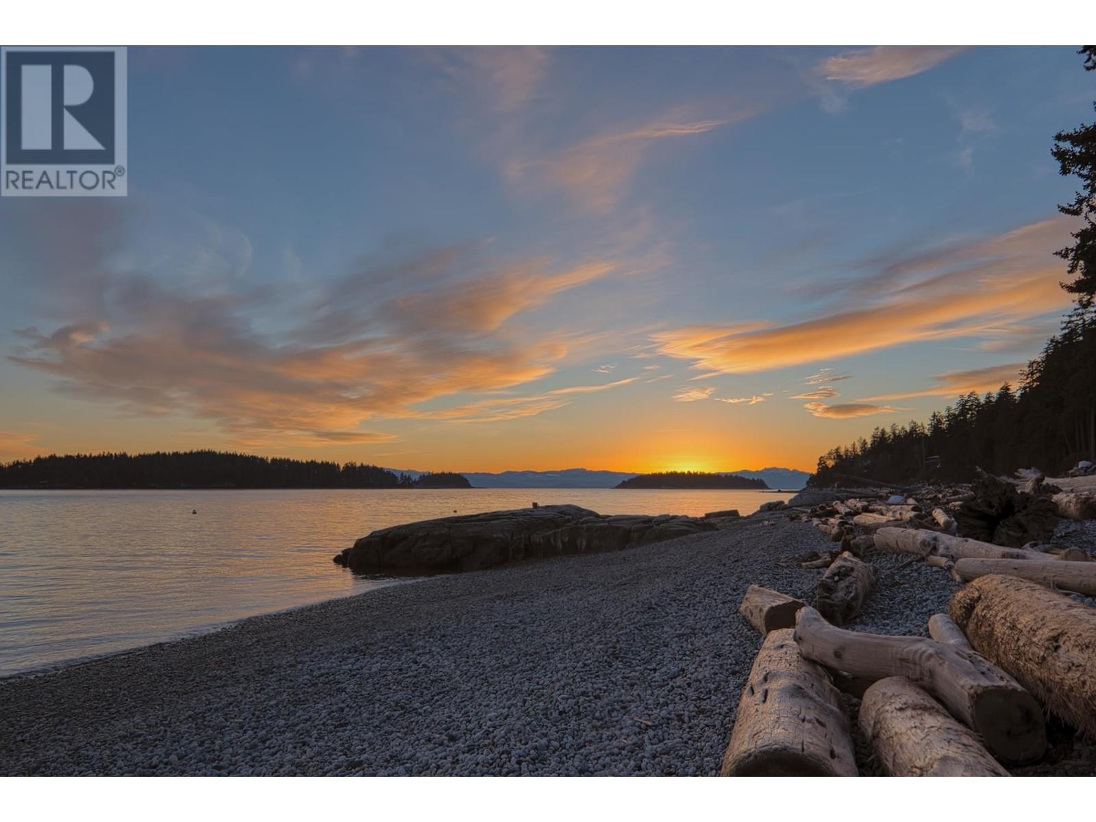 6035 Silverstone Lane, Sechelt, British Columbia  V7Z 0T8 - Photo 14 - R2985161