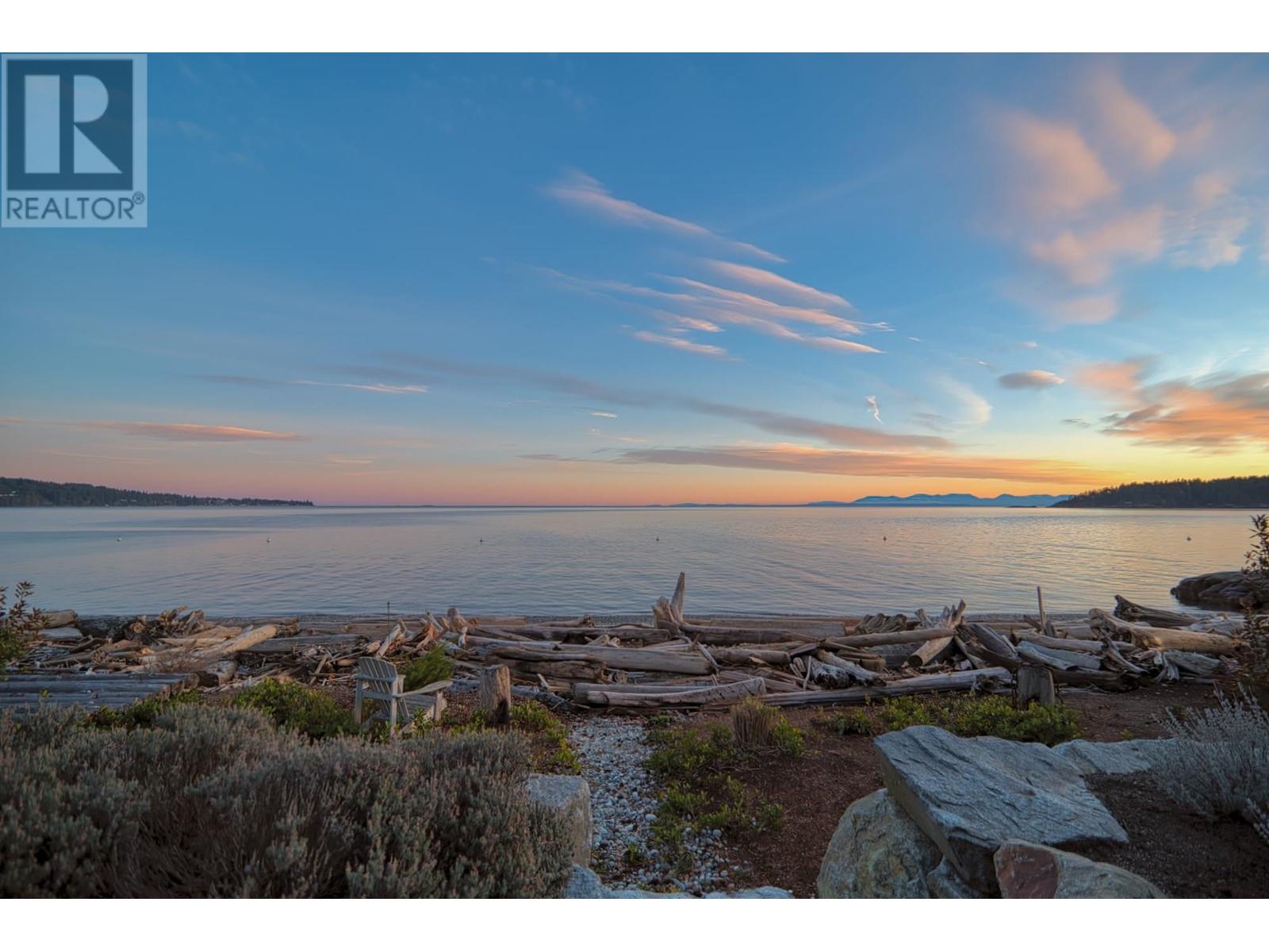 6035 Silverstone Lane, Sechelt, British Columbia  V7Z 0T8 - Photo 2 - R2985161