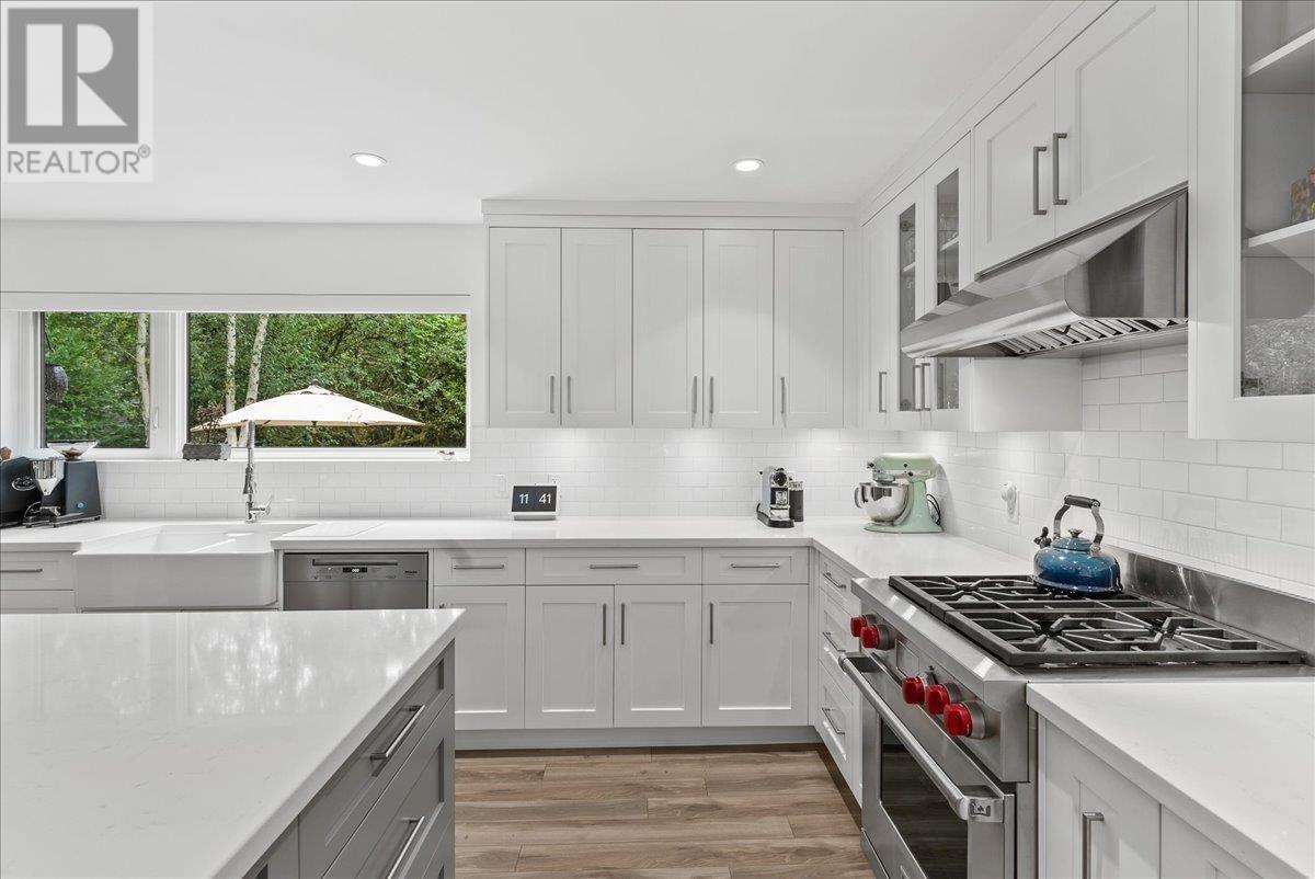 5664 Marine Drive, West Vancouver, British Columbia  V7W 2R6 - Photo 12 - R2985213