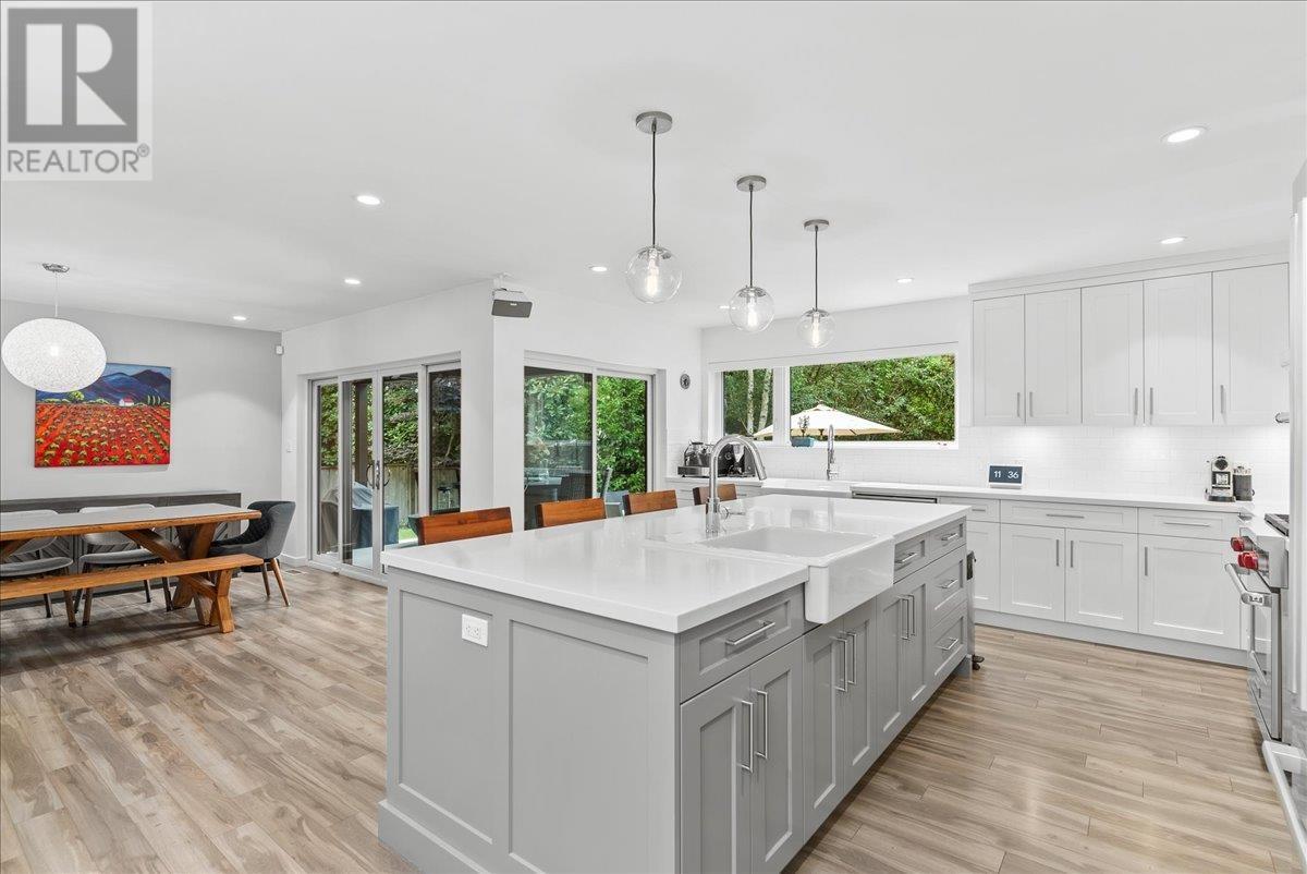 5664 Marine Drive, West Vancouver, British Columbia  V7W 2R6 - Photo 13 - R2985213