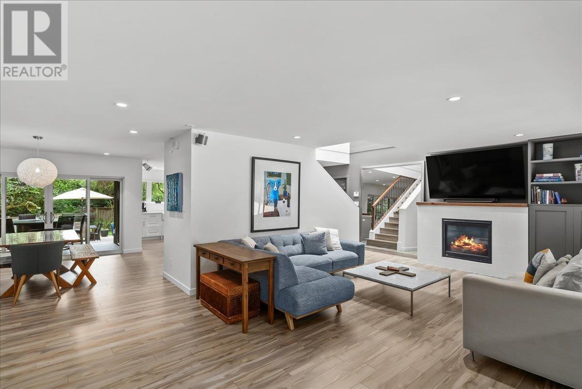5664 Marine Drive, West Vancouver, British Columbia  V7W 2R6 - Photo 2 - R2985213