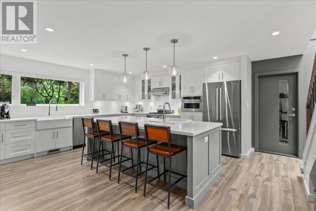 5664 Marine Drive, West Vancouver, British Columbia  V7W 2R6 - Photo 4 - R2985213