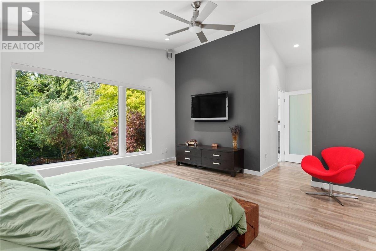 5664 Marine Drive, West Vancouver, British Columbia  V7W 2R6 - Photo 5 - R2985213