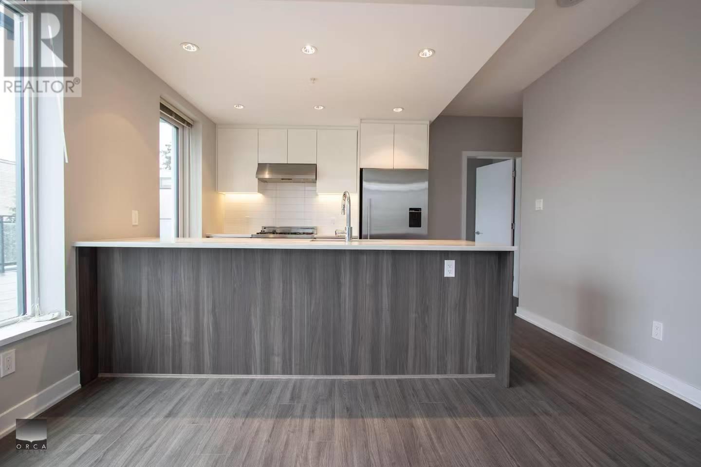 204 4900 Lennox Lane, Burnaby, British Columbia  V5H 0G9 - Photo 3 - R2984007