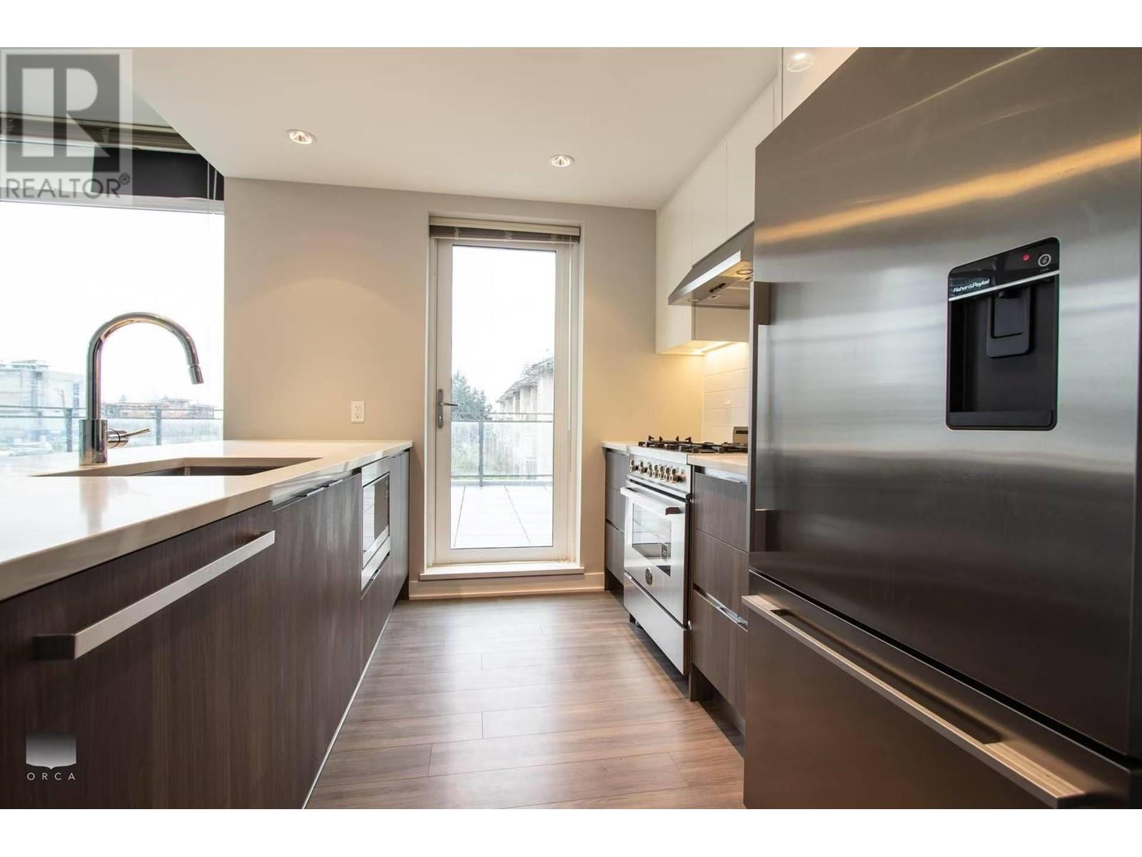 204 4900 Lennox Lane, Burnaby, British Columbia  V5H 0G9 - Photo 4 - R2984007