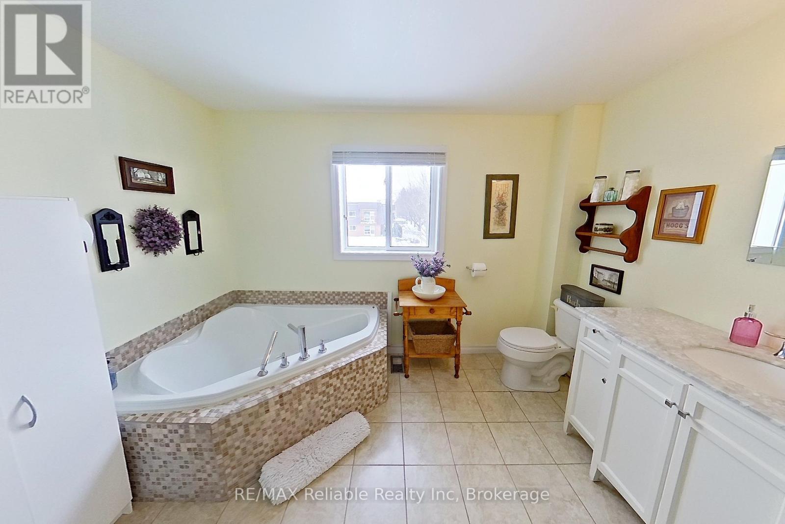 43 Jarvis Street N, Huron East, Ontario  N0K 1W0 - Photo 33 - X11965369